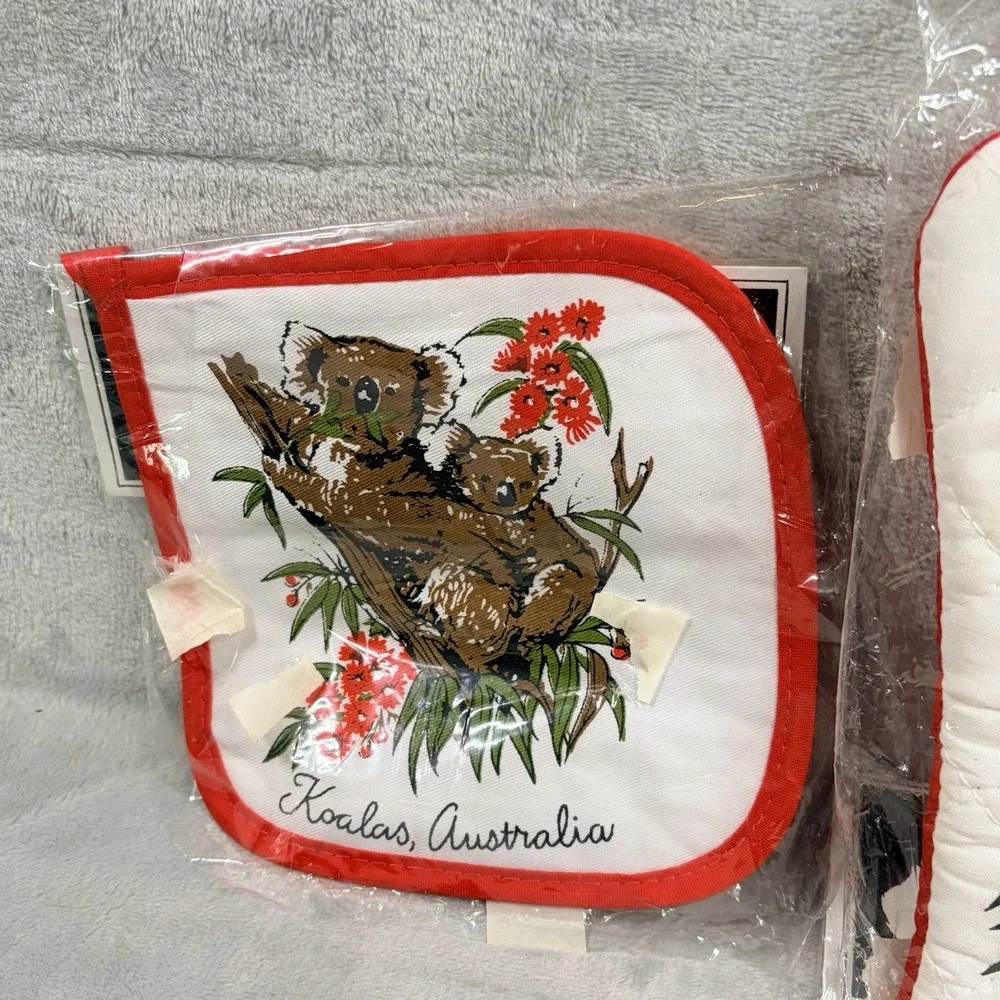 Australia Souvenir Lot – Koala Oven Mitt & Pot Holder‎ Set + Kangaroo Notepad